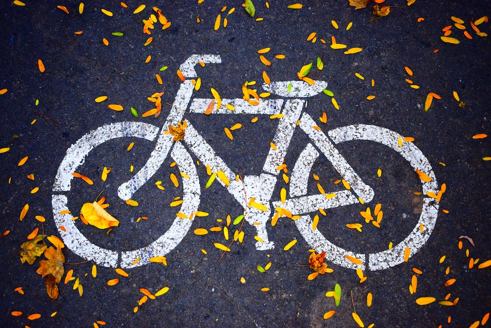 Stacje naprawcze dla rowerów: jak zmieniają oblicze miejskiej mobilności