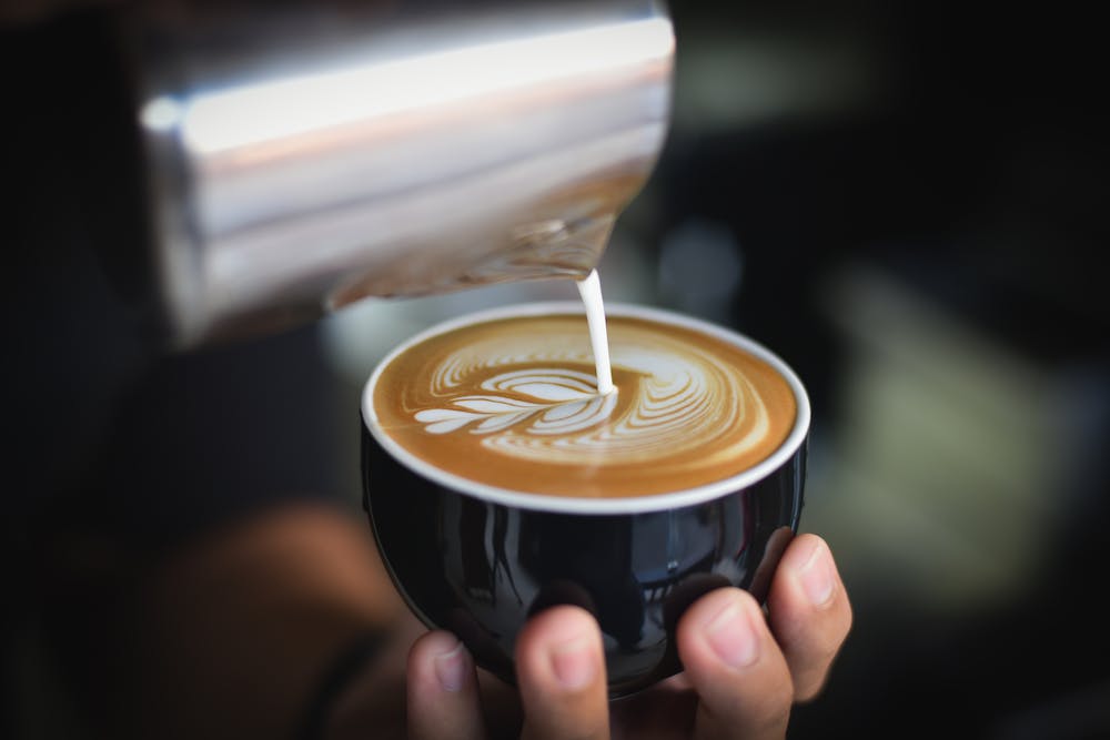 Odkrywając magię zapachu kawy: od ziaren do wspomnień